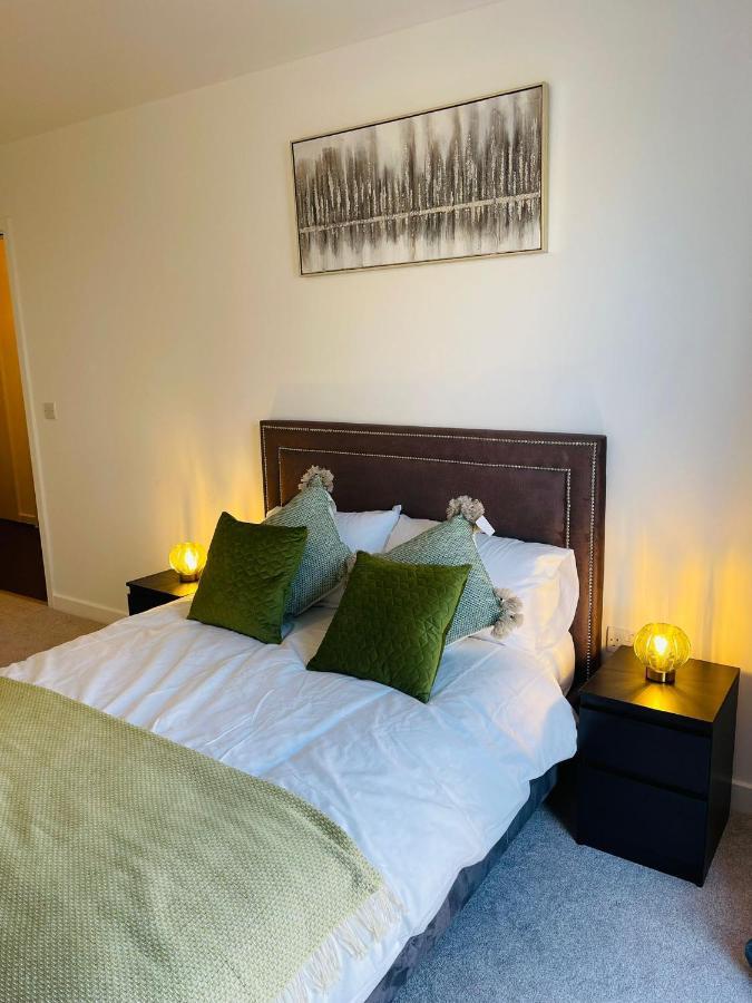 Deluxe 2-Bedroom Home Away Erith エクステリア 写真